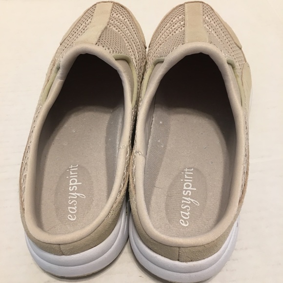 EasySpirit 8.5 like new clogs - Picture 2 of 4